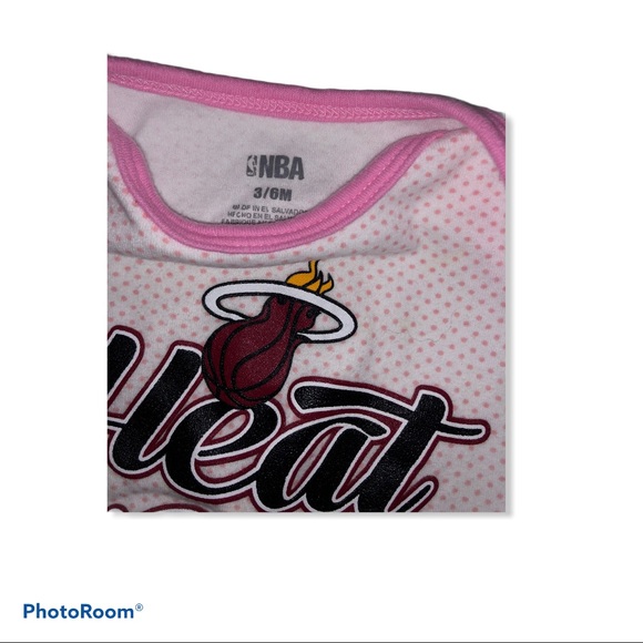 Miami Heat onesie - Picture 2 of 2